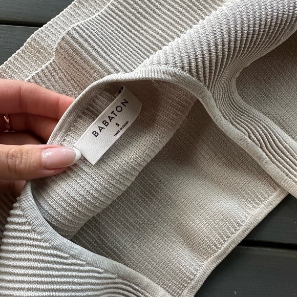 ARITZIA BABATON SCULPT KNIT CROP TOP - Picture 3 of 3